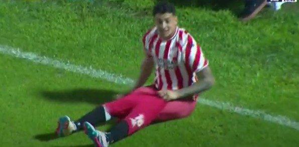 Delantero al desnudo