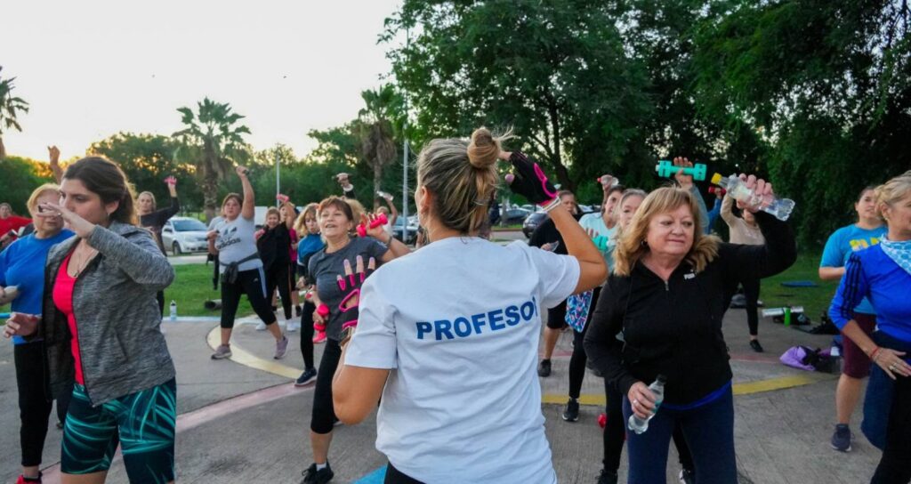 El Parque del Kempes en movimiento: clases gratuitas de aeróbica todo el año