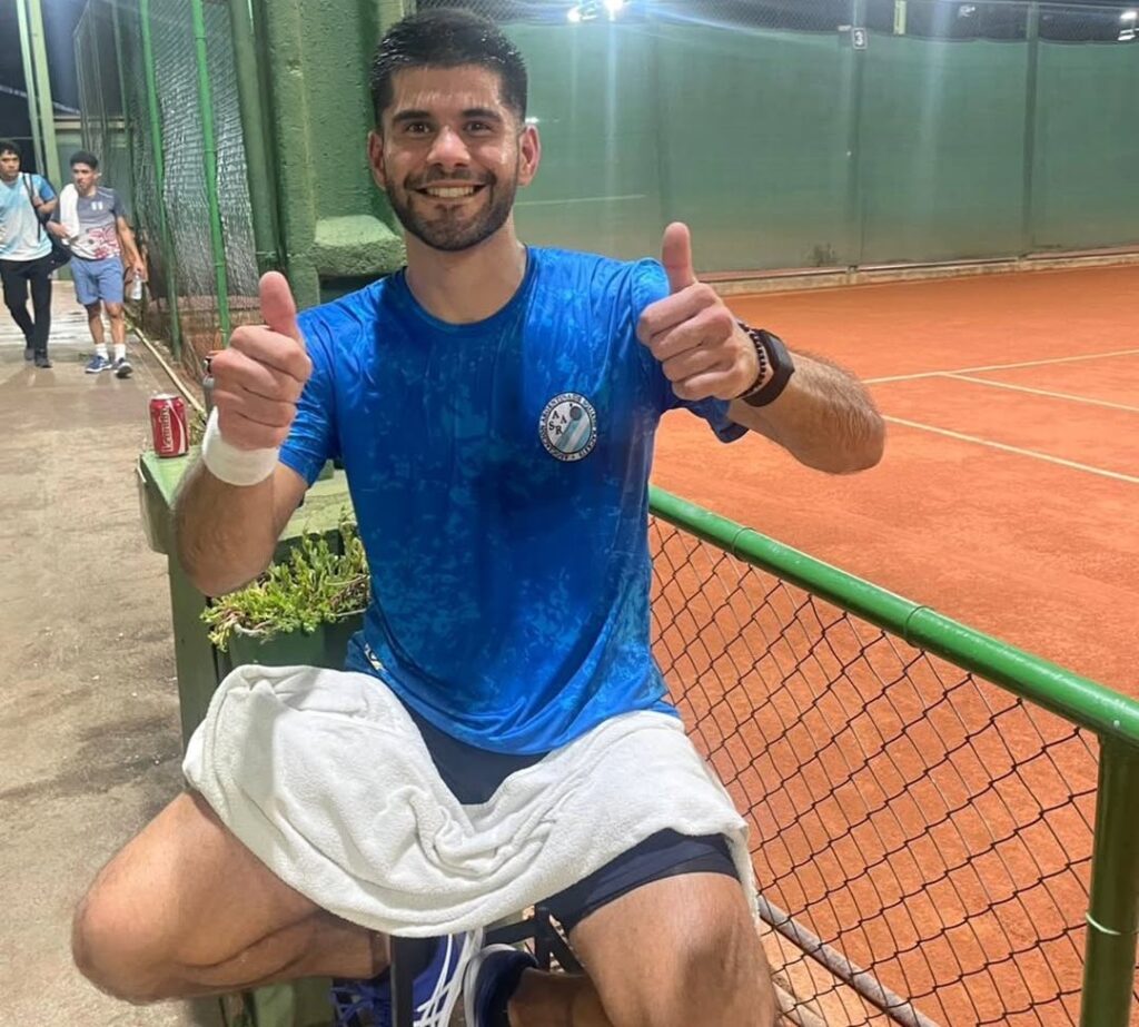 Jeremías Azaña, medalla de bronce en el Panamericano Senior de Squash en Brasil