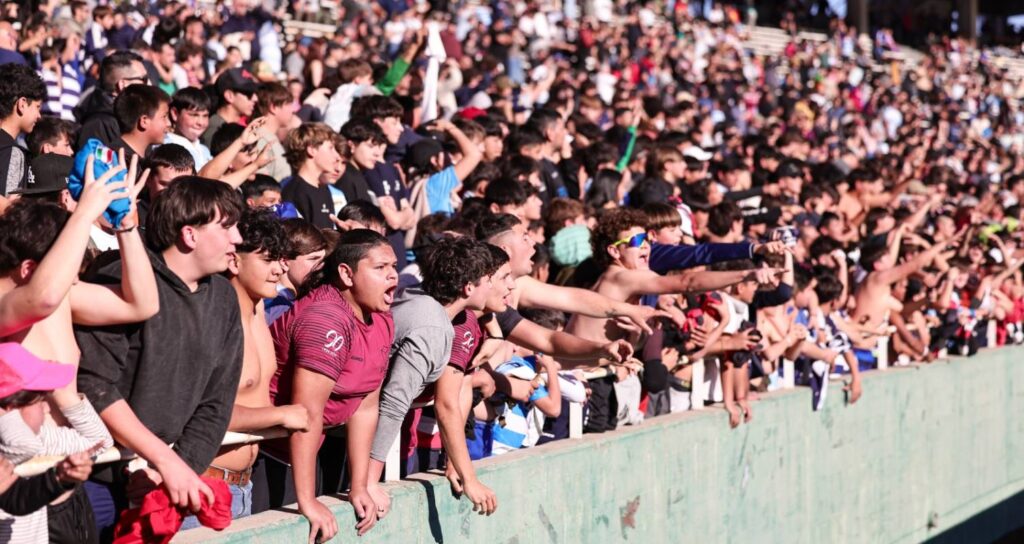Más de 10 mil personas asistieron al entrenamiento abierto de Los Pumas