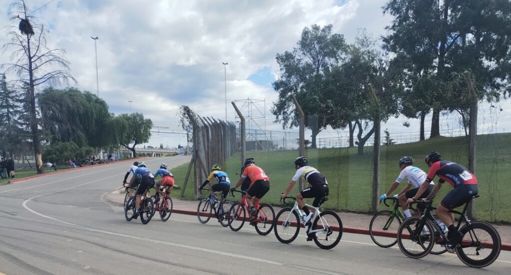 Gran Premio Primavera en el circuito de ciclismo del Mario Kempes