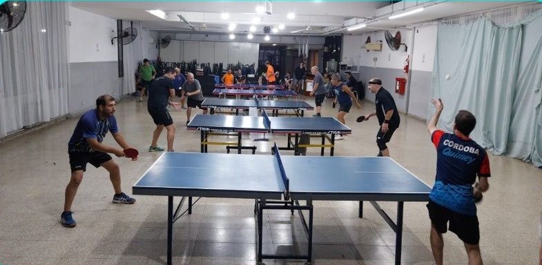 Torneos individuales y por equipos con handicap de Tenis de Mesa se jugaron en el club ACV