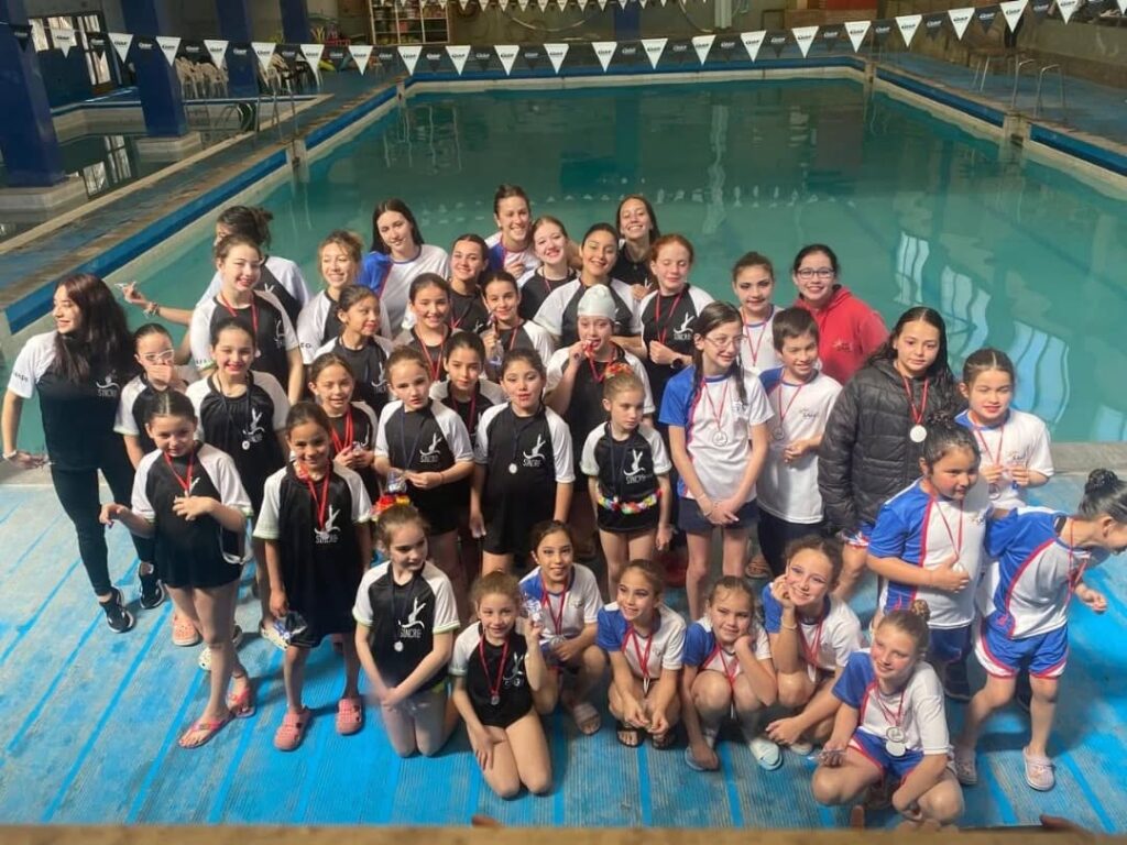 Torneo de Natación Artística en el Colegio Gabriel Taborin