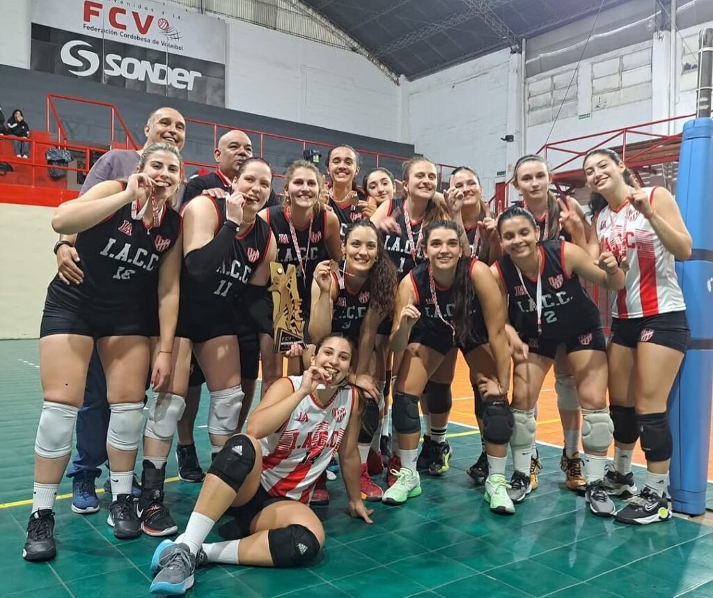 El Vóley femenino de Instituto se consagró Bicampeón Provincial