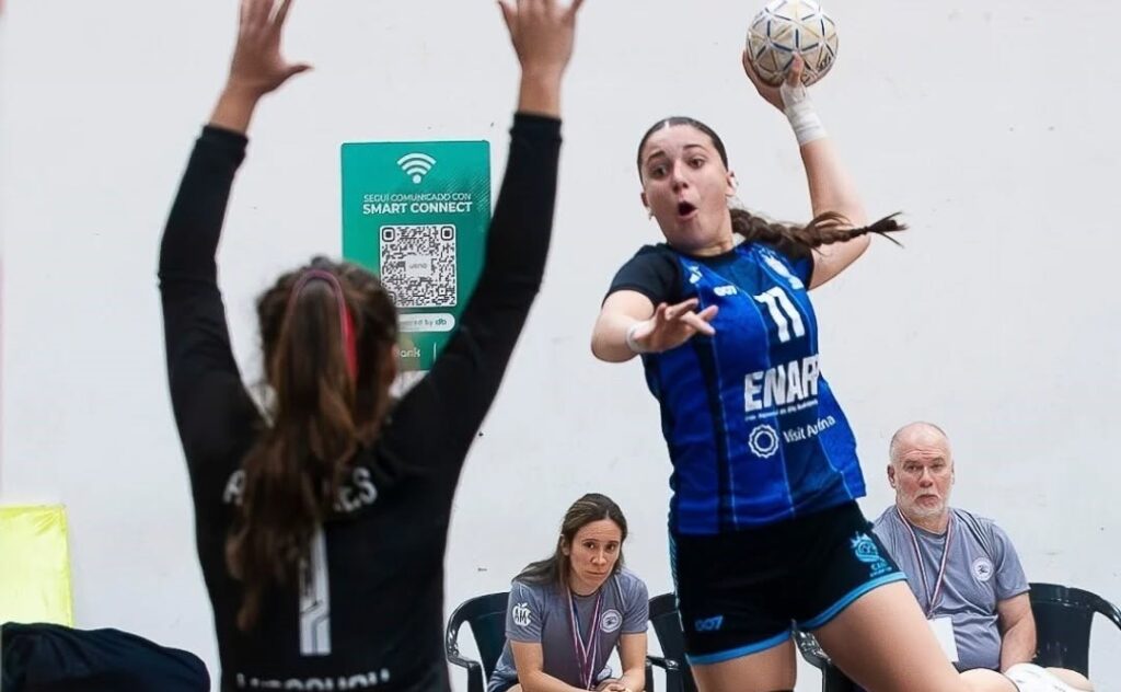La cordobesa Tizi Sica Camino campeona con la selección del Torneo Sur Centro de Handball