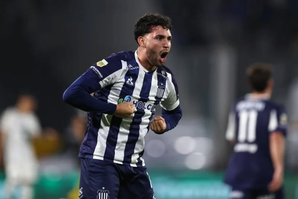 Talleres encontró el triunfo ante Sarmiento en el final del partido