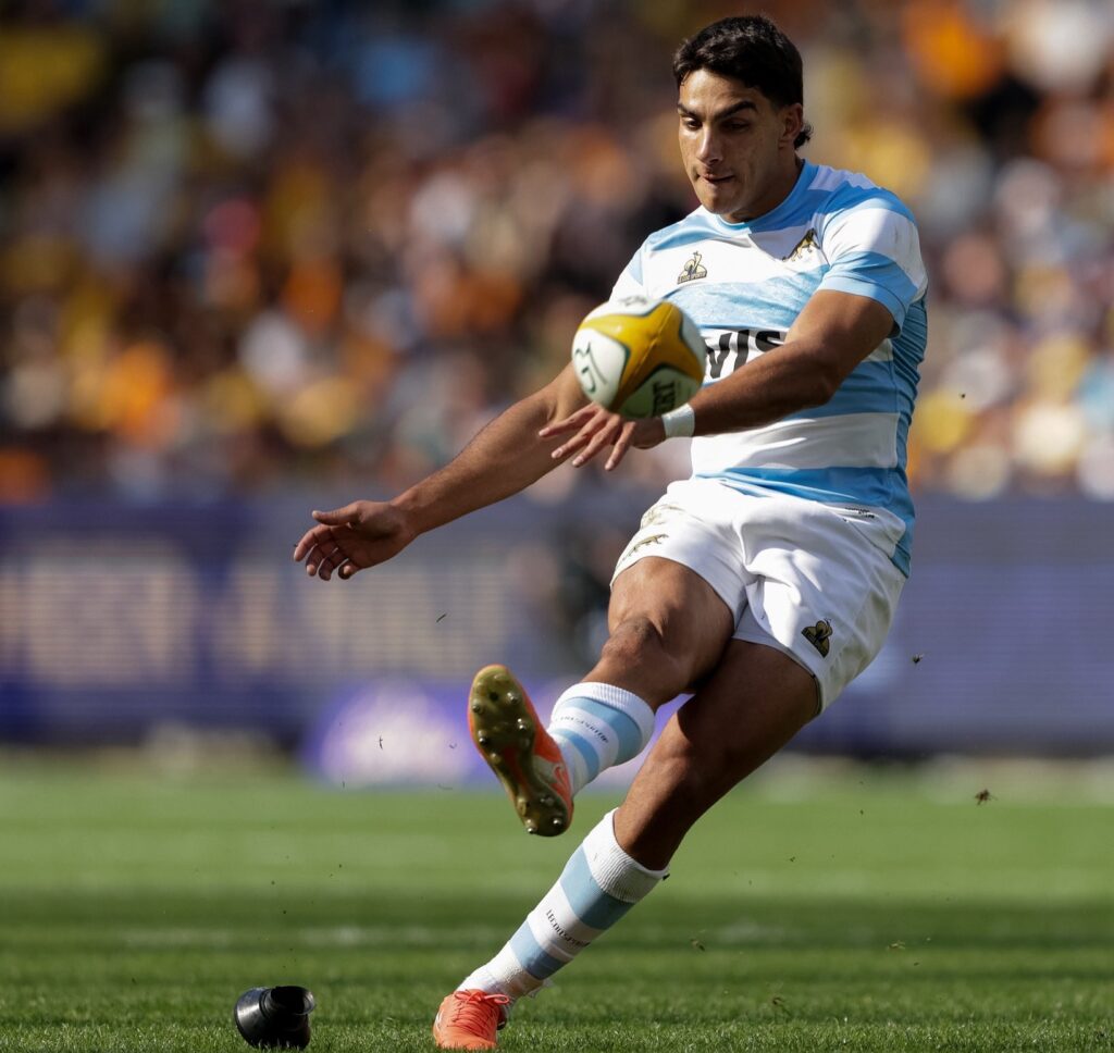 Los Pumas se quedaron con la revancha en Sydney con 23 puntos de Santiago Carreras