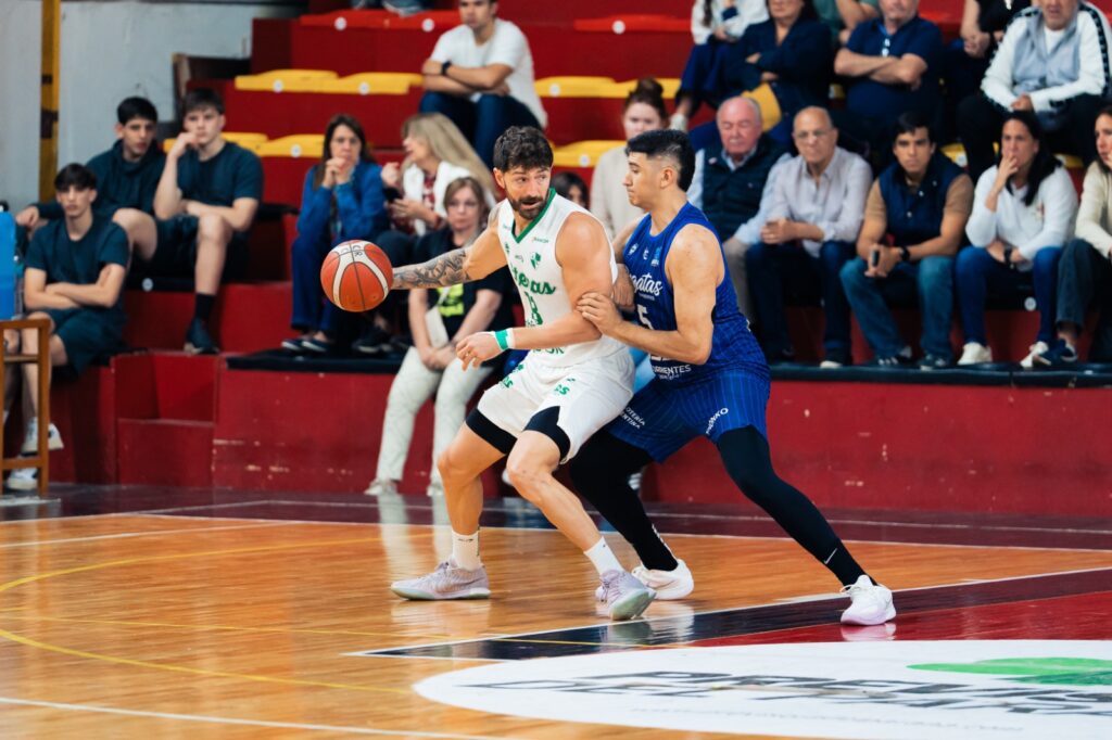 Atenas no pudo ante Regatas en Corrientes