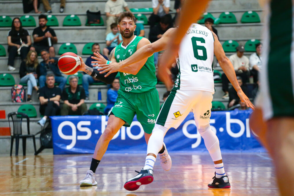 Atenas no pudo cerrarlo y cayó frente a Gimnasia de Comodoro Rivadavia
