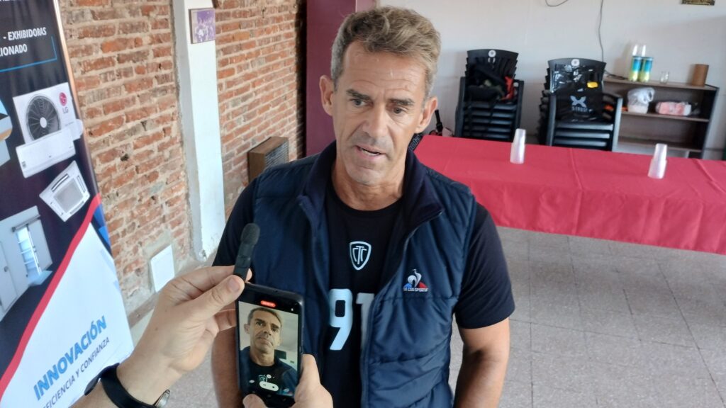 Daniel Orsanic dictó una clínica de tenis en General Paz Juniors