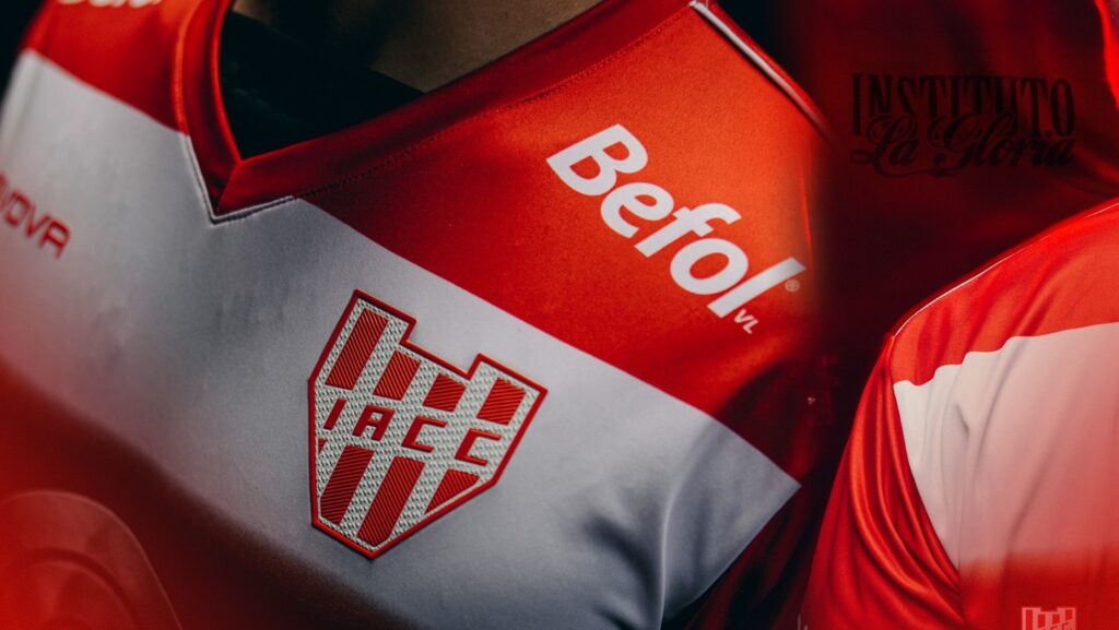 Instituto y Givova presentaron la tercera camiseta del fútbol profesional