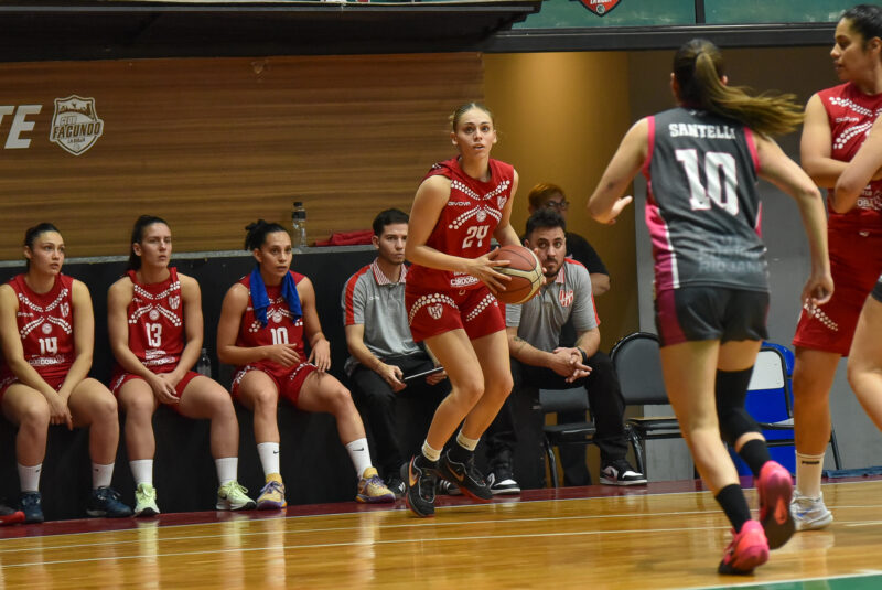 Cuarta victoria consecutiva del equipo femenino de Básquet de Instituto