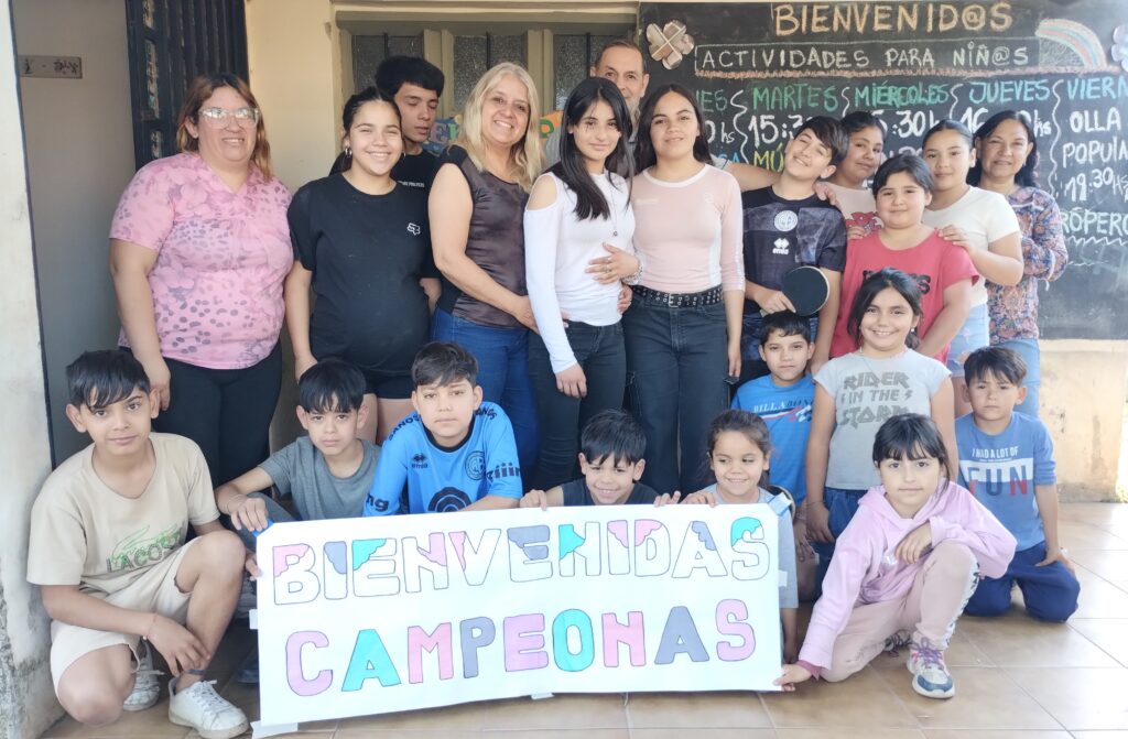 El merendero “Corazones Felices” le dio la bienvenida a las jóvenes jugadoras de tenis de mesa
