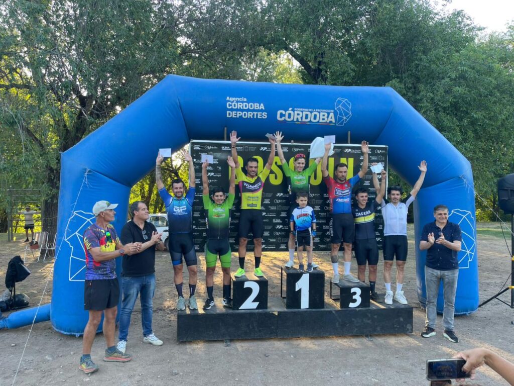Gran Premio Ciudad de Cosquín: Volvió la emoción del ciclismo a las sierras