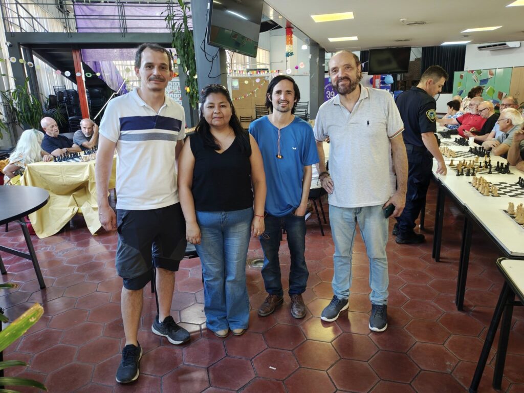 Se realizó con éxito la tradicional simultánea de Ajedrez con los Maestros en Espacio Illia