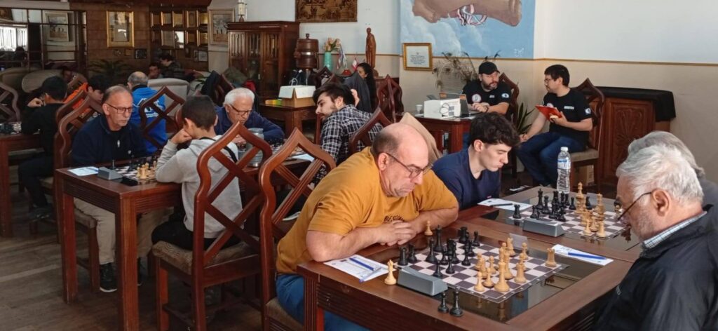 Pablo Jacobo se adjudicó la semi a los Campeonatos Argentinos Amateur el IRT Sub 2300