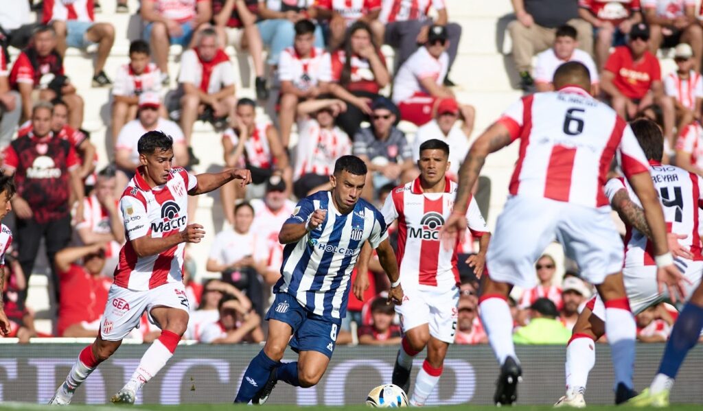 Instituto y Talleres empataron sin abrir el marcador en Alta Córdoba