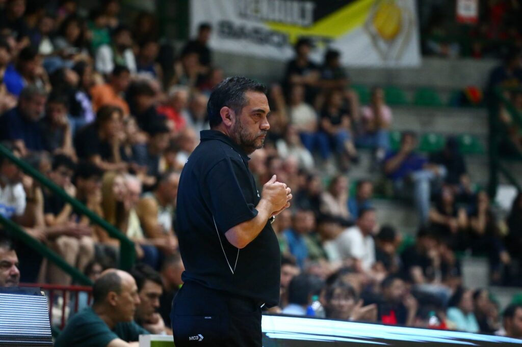 Gustavo Peirone no sigue al frente del plantel griego en la presente edición de la Liga Nacional