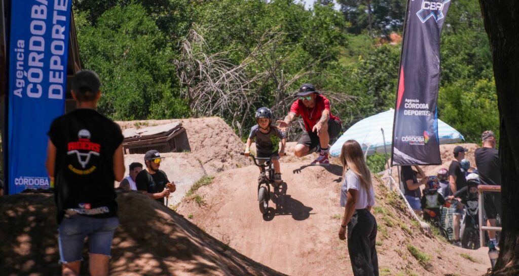 El Kempes Jam 2025 reunió a más de 180 jóvenes en una jornada inolvidable de deportes urbanos