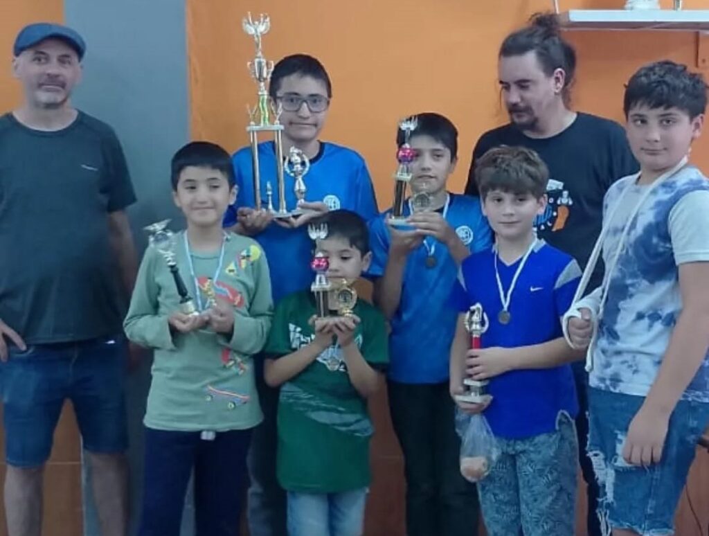 Final de las Ligas de Adultos e Infanto-Juvenil del Centro Vecinal Alberdi