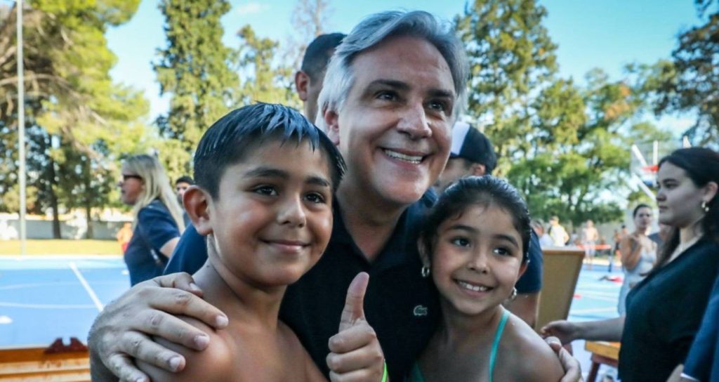 Con pileta y nuevas instalaciones, inauguraron el renovado Centro Deportivo Los Filtros en Villa Martínez