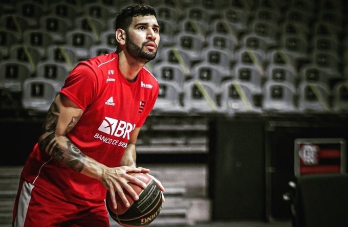 Atenas cortó a Montero para que llegue el «Chuzito González» y además prepara otro movimiento