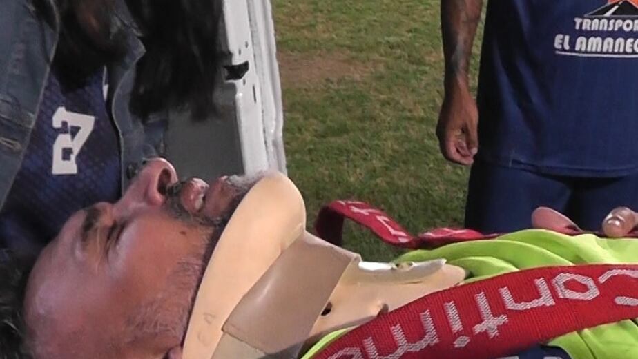 Agredieron al técnico visitante durante un partido en Elena y fue hospitalizado