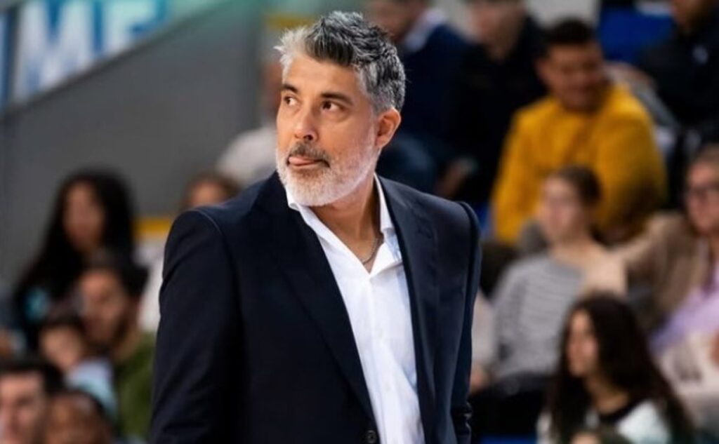 Lucas Victoriano, ex técnico de Instituto fue despedido después de perder un partido por 70 puntos