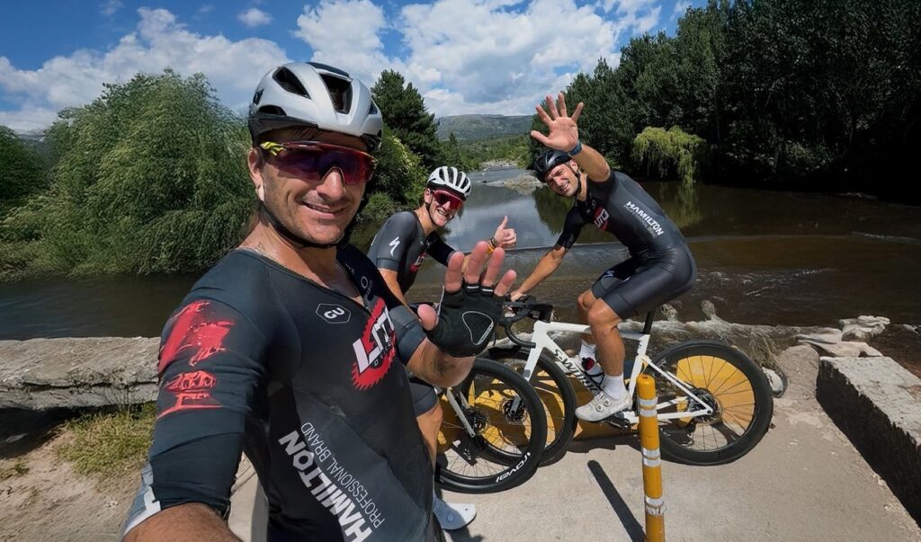 Lionel Scaloni: tres horas y casi 100 kilómetros en bicicleta por las sierras de Córdoba