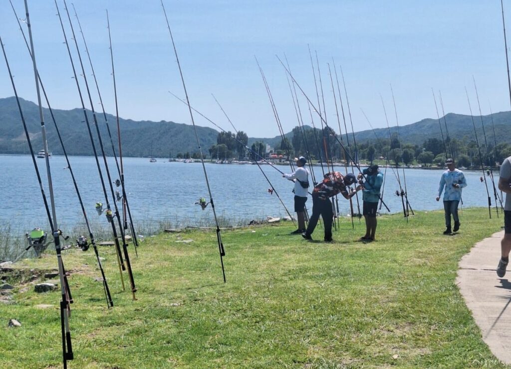 El Club Renault organizó el Gran Concurso a la pieza mayor en Villa Carlos Paz