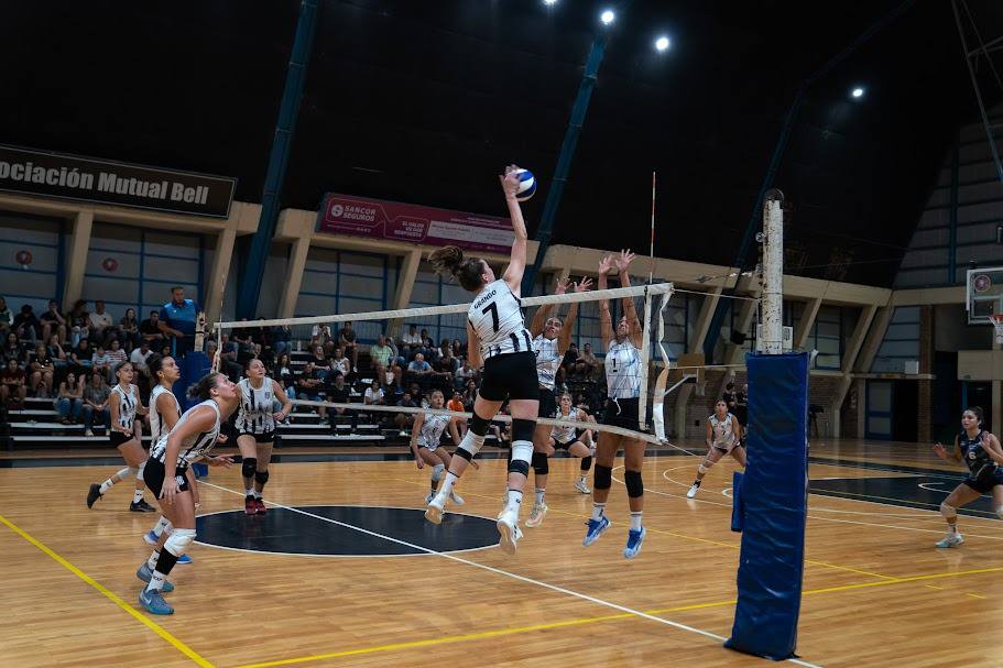 Partido amistoso: Bell superó a Sonder en la previa de la Liga Argentina Femenina de Vóley