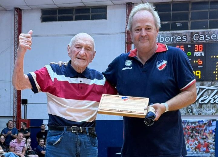 El simpatizante de 105 años que fue homenajeado por Bochas Sport