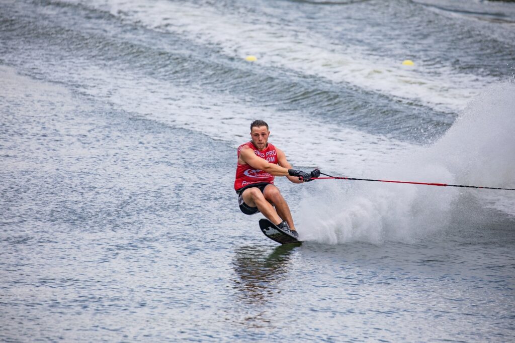 Mundial Sub-17 de Esquí Náutico: Rob Hazelwood en el Lago Ahumada