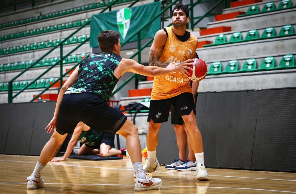 Luciano “Chuzito” González realizó su primer entrenamiento en su vuelta a Atenas