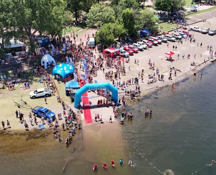 Cruce del Lago y 35ª Maratón de Aguas Abiertas en Villa Rumipal