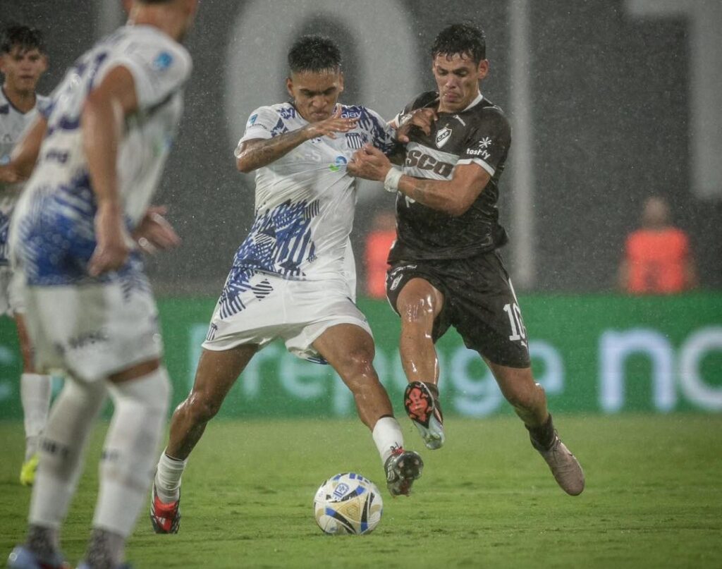 Talleres no pudo con Platense en el Mario Kempes