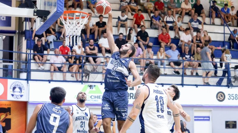 El líder de la Liga Nacional, Independiente de Oliva juega en el sur del país