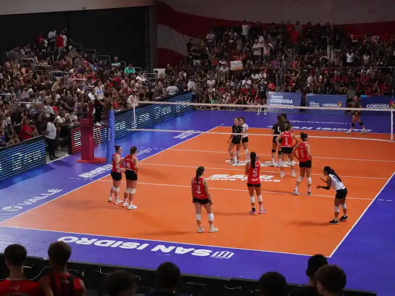 San Isidro entrena e ingresa en la recta final de la preparación para la Liga Argentina Femenina de Vóley