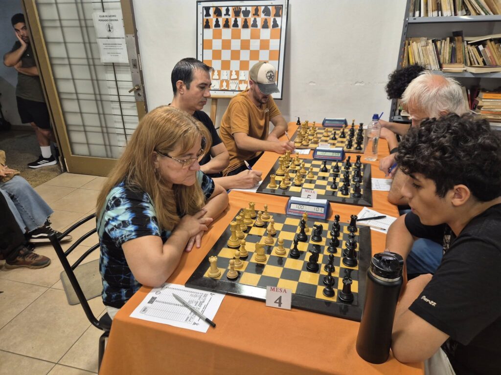 La WMI Liliana Burijovich se adjudicó el primer IRT en el Club Ajedrez Pensado