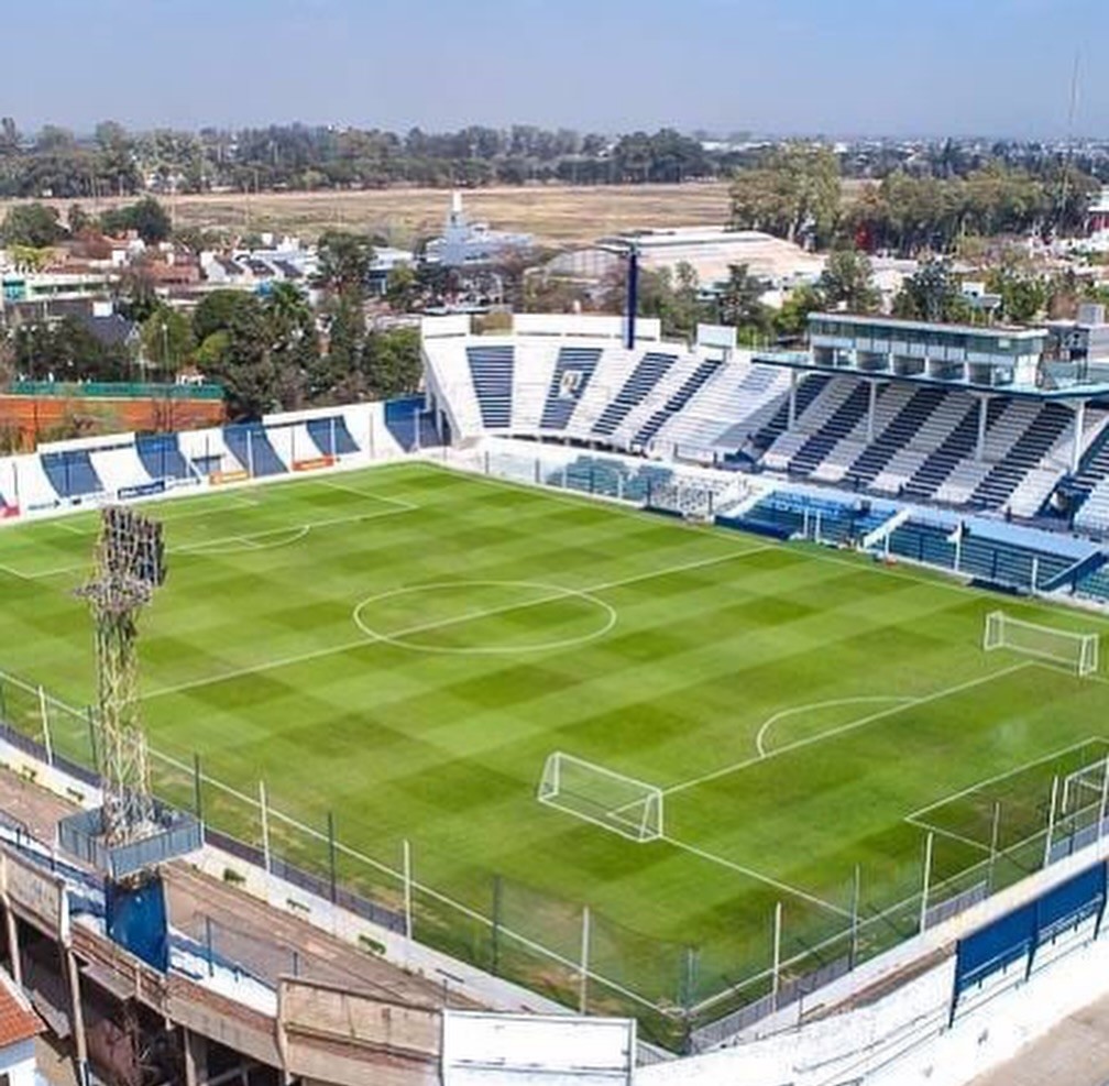 Delincuentes ingresaron en La Boutique de Talleres y robaron una caja fuerte