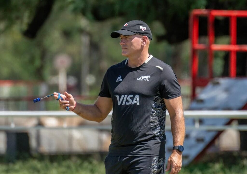 Entrenamiento de lujo para los Dogos con la presencia de Felipe Contepomi