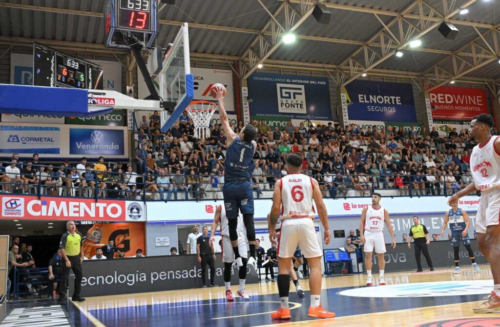 Independiente de Oliva fue contundente en su casa