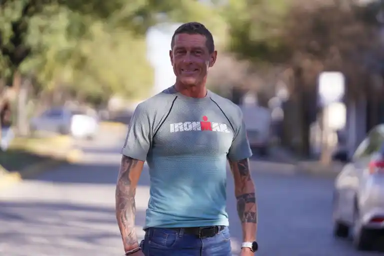 El triatleta Gustavo Rosso sufrió un accidente en San Francisco