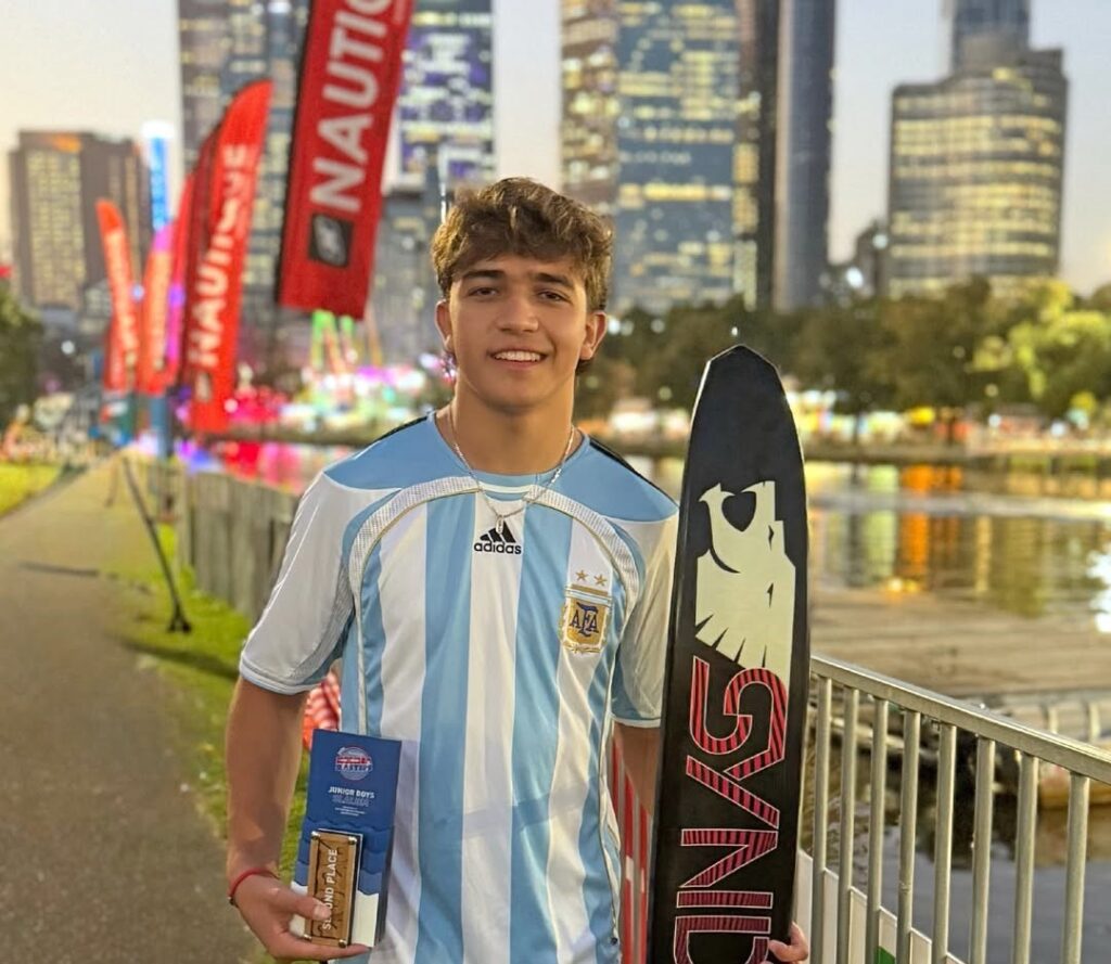 Bautista Ahumada volvió a dejar al Ahumada Esquí Náutico bien arriba en el mundo