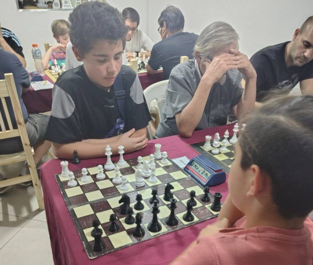 Lucas Vallejos se adjudicó invicto el IRT Rápido 15+3