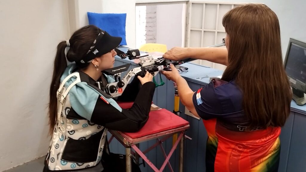 La mejor tiradora paralímpica en el Club más importante del interior del país