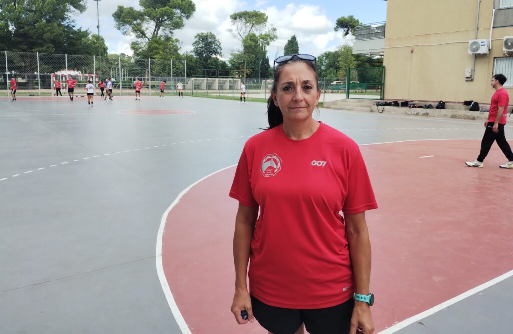 Eliana Chiatti, entrenadora de Handball de Jockey Club Córdoba: «Es un sueño tener la casa propia»