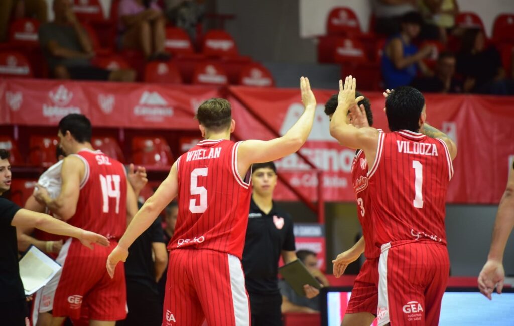 Instituto goleó a Regatas de Corrientes en el Ángel Sandrín
