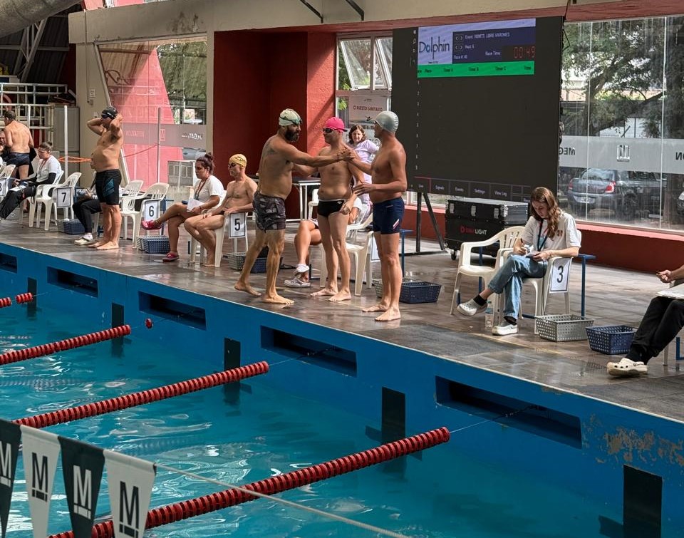 Torneo Master Aficionados de natación en el Jockey Club Córdoba