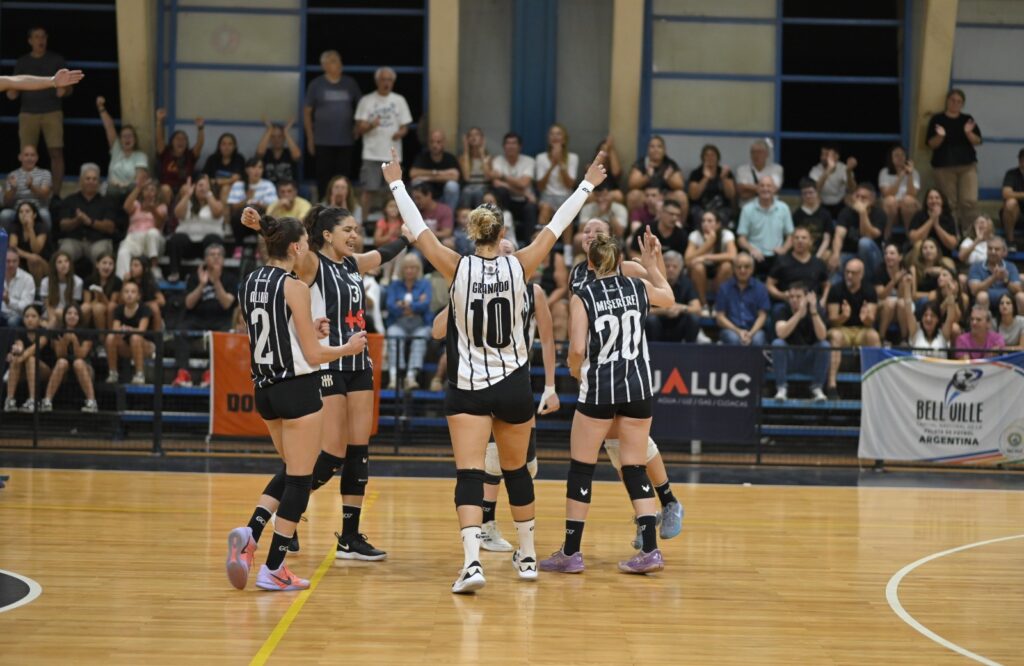 Contundente triunfo de Bell Vóley en su casa frente a San Isidro